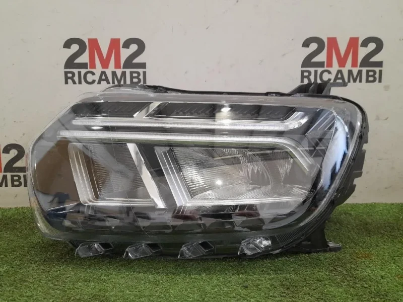 Proiettore ANT SX 260602287R Dacia Duster II 2018