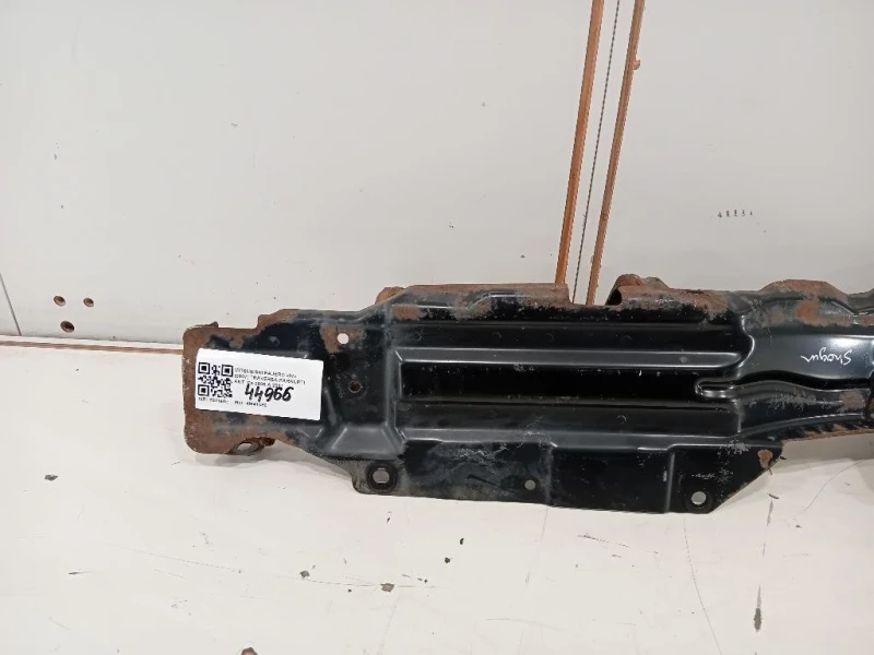 Traversa Paraurti ANT Mitsubishi Pajero IV 2007