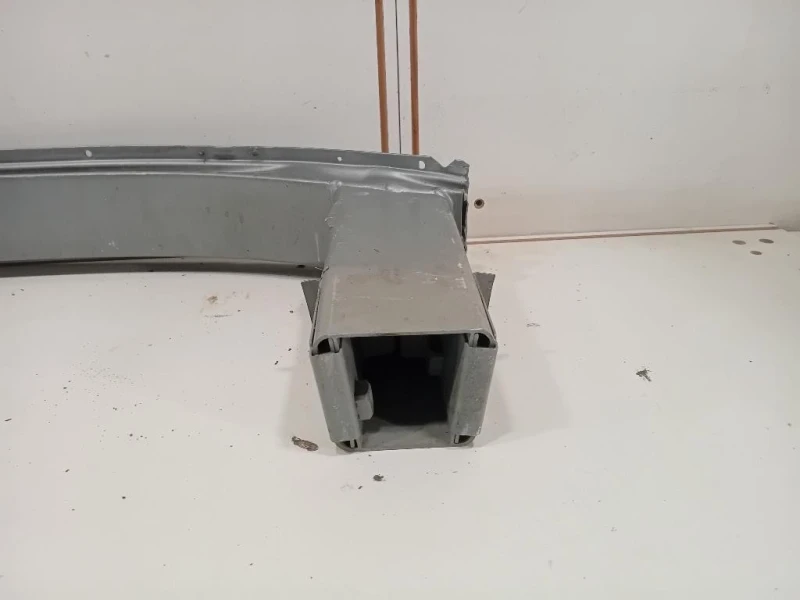 Traversa Paraurti ANT 39165566 Opel Astra J 2012