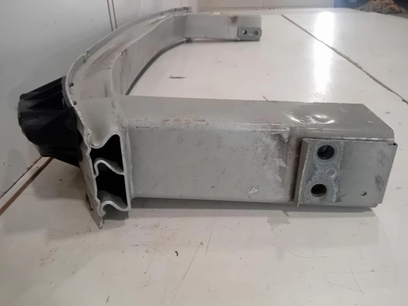 Traversa Paraurti ANT 39165571 Opel Zafira C 2012