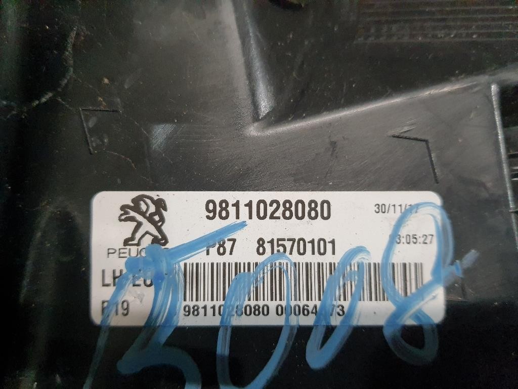Fanale EST POST SX 9811028080 Peugeot 5008 II 2017