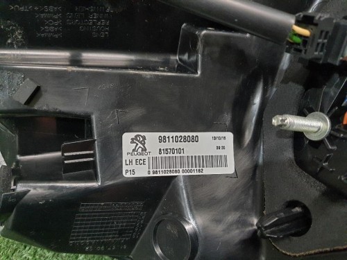 Fanale EST POST SX 9811028080 Peugeot 5008 II 2017