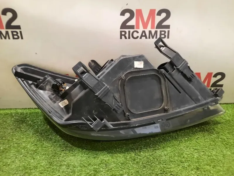 Proiettore ANT SX 8M5113W030CE Ford Focus III 2008