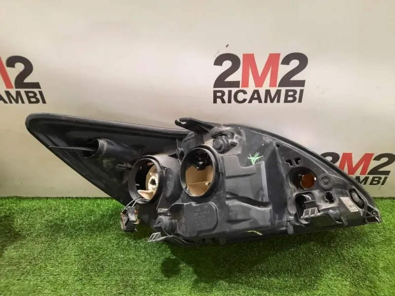 Proiettore ANT SX 8M5113W030CE Ford Focus III 2008