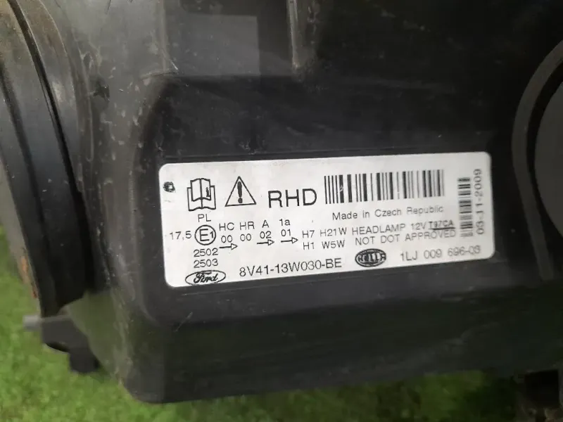 Proiettore ANT SX 8V4113W030BE Ford KUGA I 2008