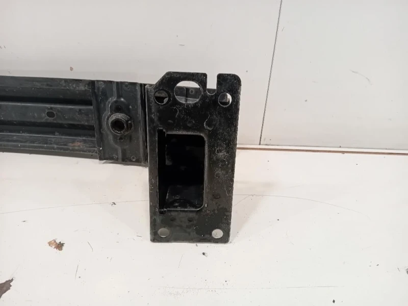 Traversa Paraurti ANT 5717035002 BARRA TRAVERSA ANTERIORE ANT Ssangyong Tivoli 2015