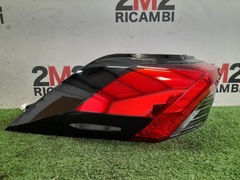 Fanale EST POST SX 8156042230 Toyota RAV 4 V 2018