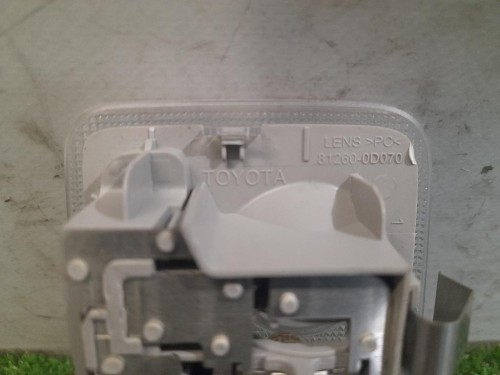 LUCE DI Cortesia Abitacolo 81260-0D070 Toyota Yaris IV 2012