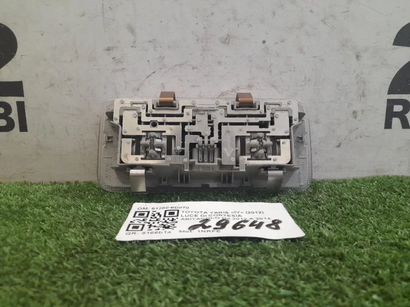 LUCE DI Cortesia Abitacolo 81260-0D070 Toyota Yaris IV 2012