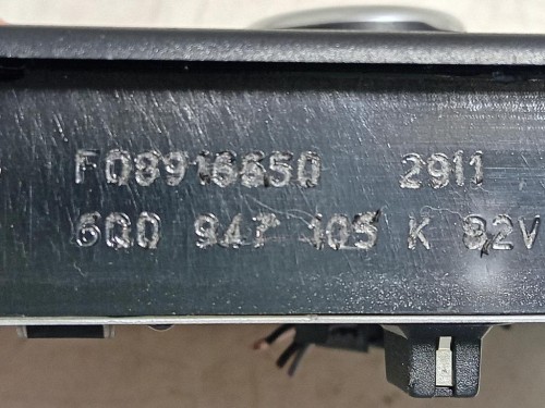 LUCE DI Cortesia Abitacolo 6Q0 947 105 K Volkswagen POLO VI 2009