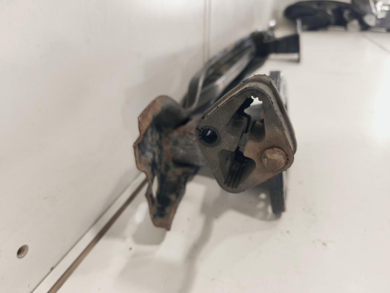 Traversa Paraurti POST 51112990162 Bmw X1 E84 2010