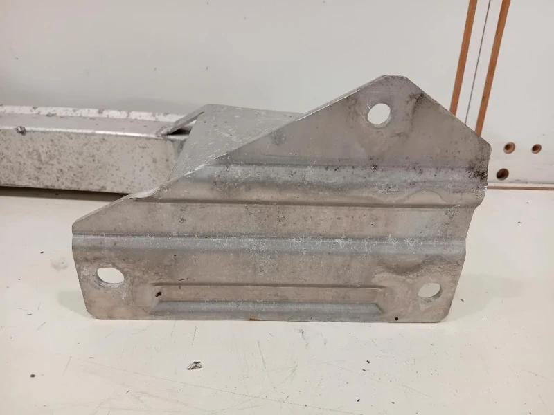 Traversa Paraurti POST 12782112 Chevrolet Orlando 2011