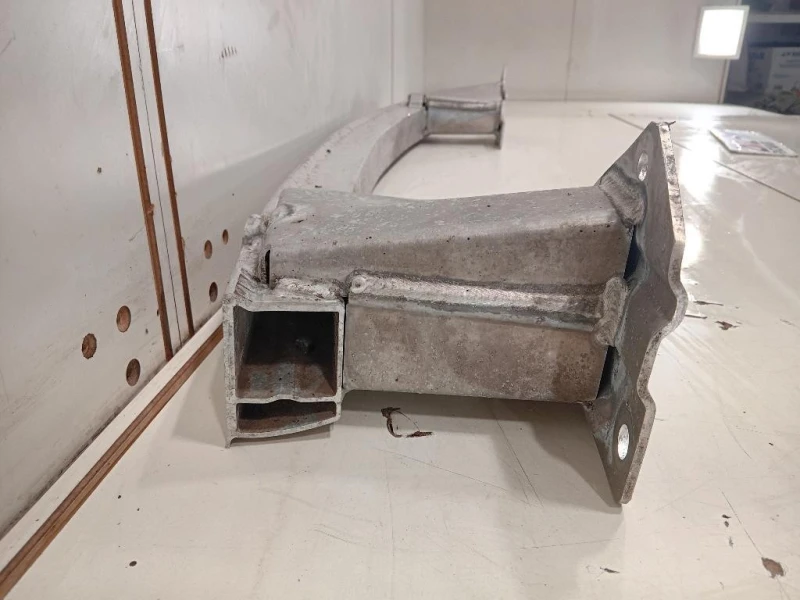 Traversa Paraurti POST 12782112 Chevrolet Orlando 2011