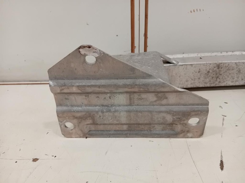 Traversa Paraurti POST 12782112 Chevrolet Orlando 2011