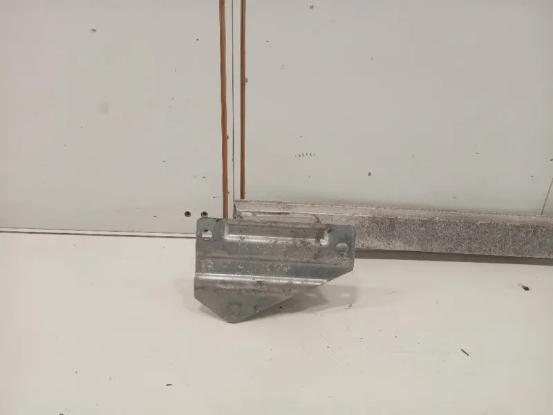 Traversa Paraurti POST 12782112 Chevrolet Orlando 2011