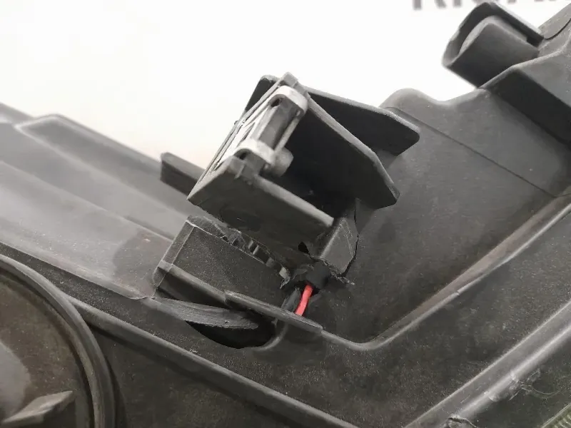 Proiettore ANT SX DANNEGGIATO 921013W121 Kia Sportage III 2010