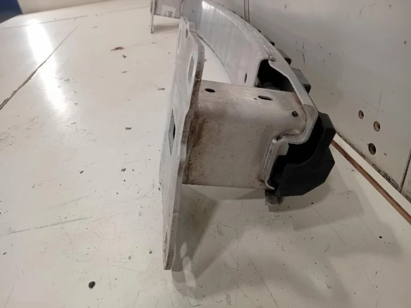 Traversa Paraurti POST J9C3-17D928-A Jaguar E-pace 2017