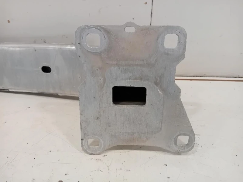 Traversa Paraurti POST J9C3-17D928-A Jaguar E-pace 2017