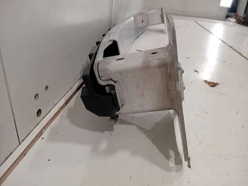 Traversa Paraurti POST J9C3-17D928-A Jaguar E-pace 2017