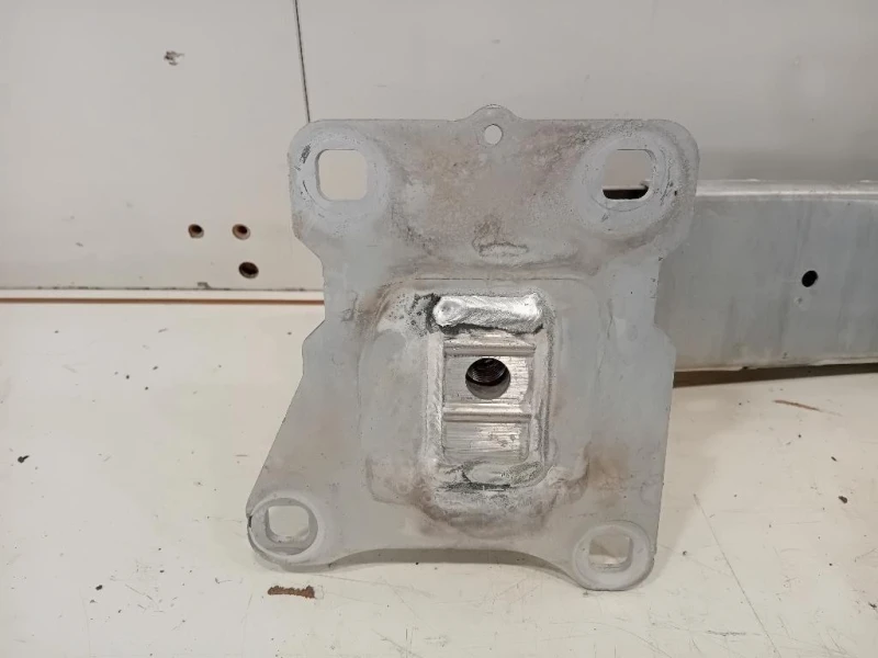 Traversa Paraurti POST J9C3-17D928-A Jaguar E-pace 2017