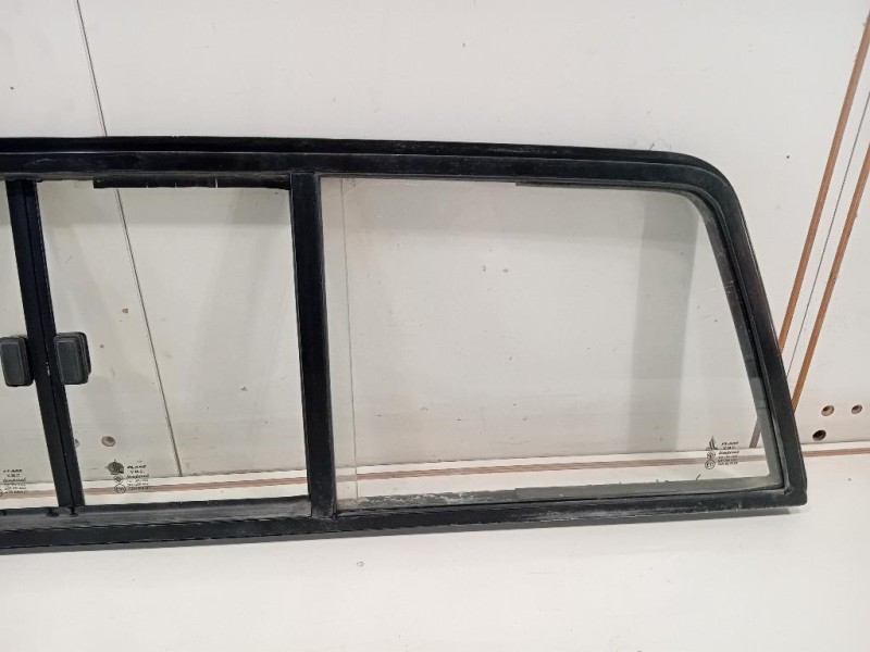 Lunotto 79700EB300 Nissan Navara 2010