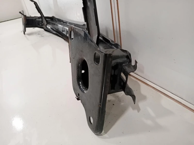 Traversa Paraurti POST FK72-17906-AD Land Rover Discovery V 2016