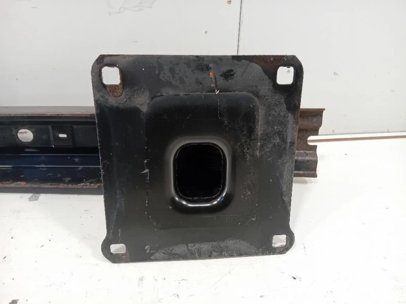 Traversa Paraurti POST DQE500040 Land Rover Freelander II 2007