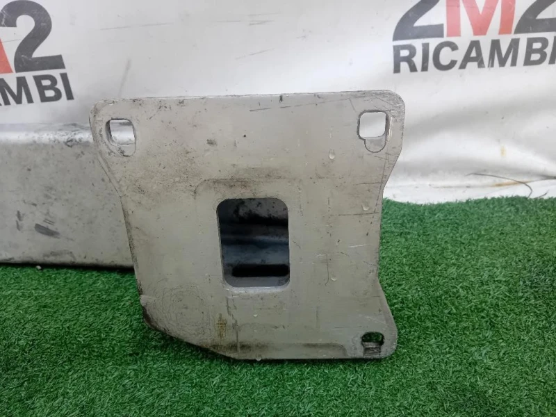 Traversa Paraurti POST LR066891 Land Rover Range Rover Evoque I 2011