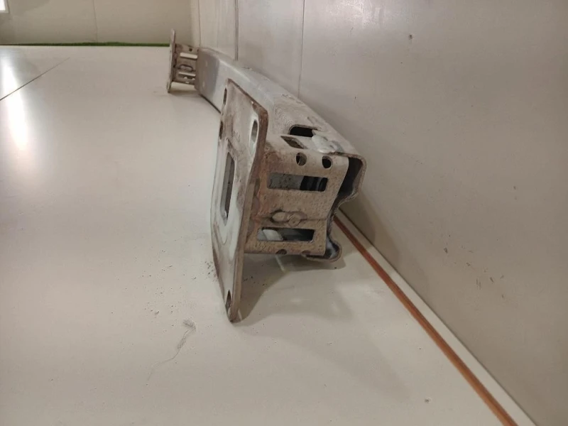 Traversa Paraurti POST LR066891 Land Rover Range Rover Evoque I 2011