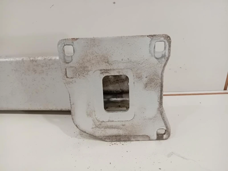 Traversa Paraurti POST LR066891 Land Rover Range Rover Evoque I 2011