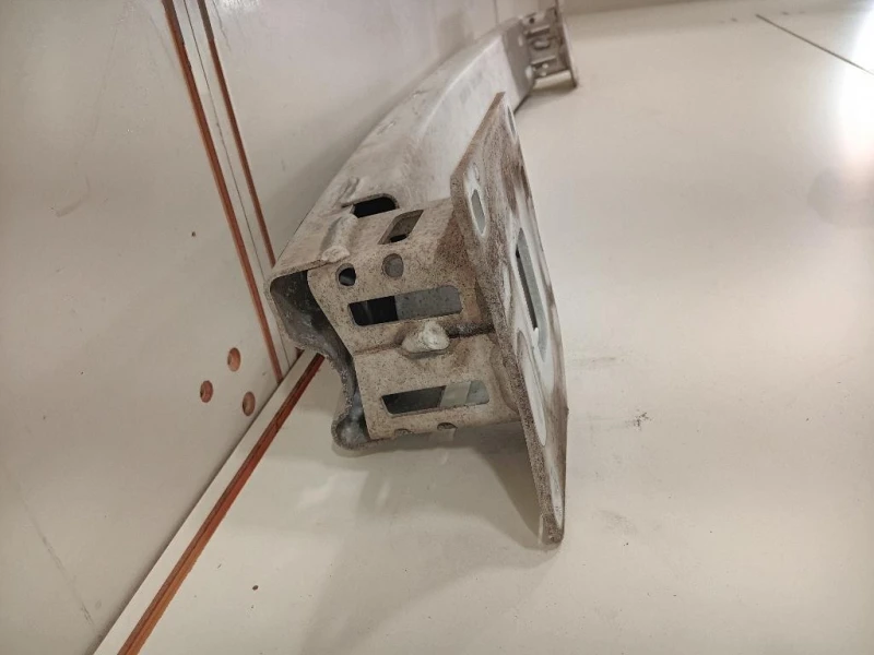 Traversa Paraurti POST LR066891 Land Rover Range Rover Evoque I 2011