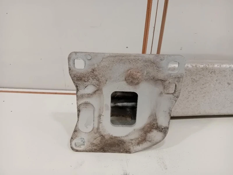 Traversa Paraurti POST LR066891 Land Rover Range Rover Evoque I 2011