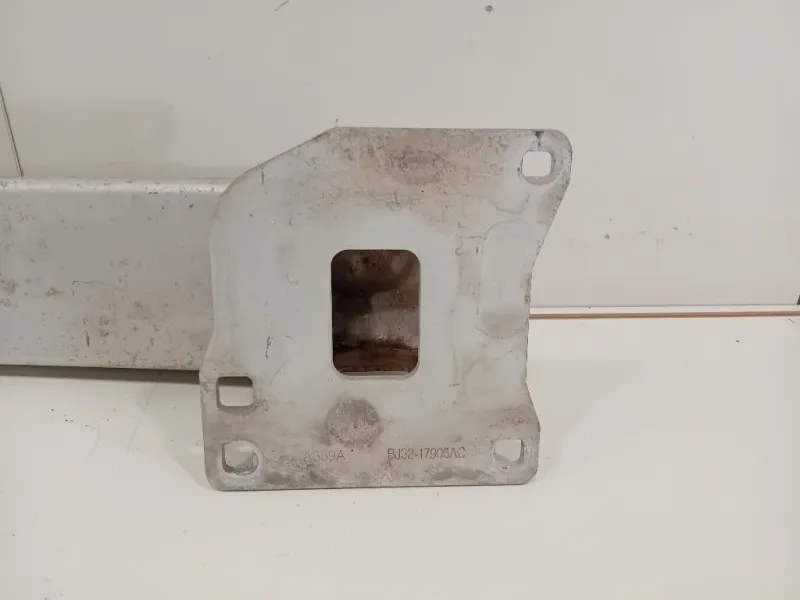 Traversa Paraurti POST EJ32-17906-AC Land Rover Range Rover Evoque I 2011