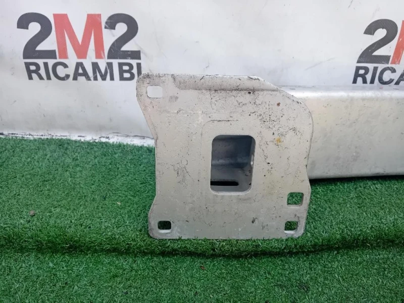 Traversa Paraurti POST LR066891 Land Rover Range Rover Evoque I 2015