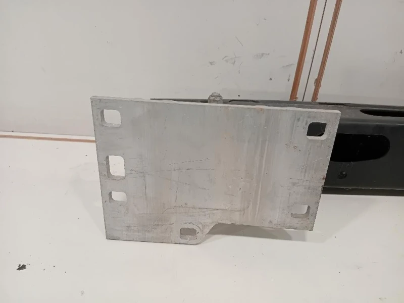 Traversa Paraurti POST LR116875 Land Rover Range Rover Sport III 2014