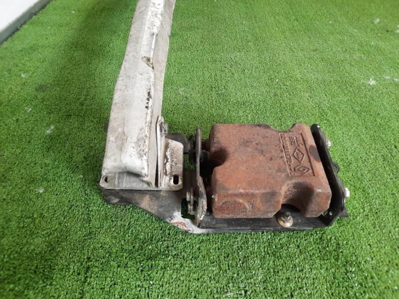 Traversa Paraurti POST 8200882820 Renault Megane II CC 2003