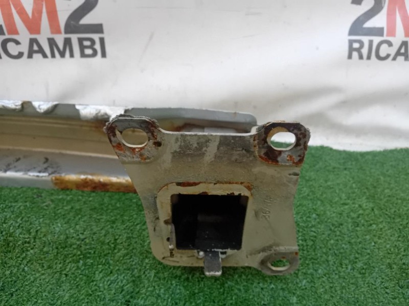 Traversa Paraurti POST 5L6807305C Skoda YETI 2014