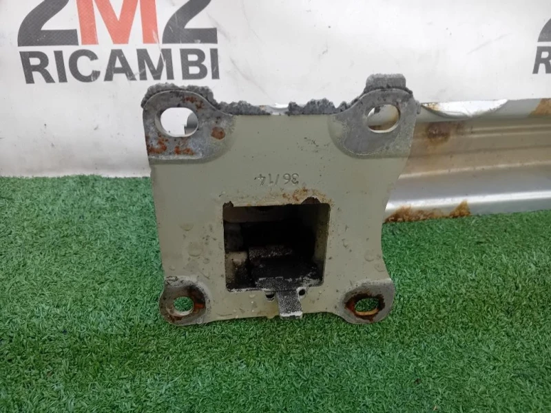 Traversa Paraurti POST 5L6807305C Skoda YETI 2014