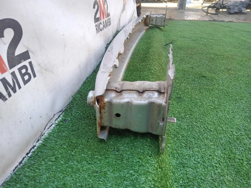 Traversa Paraurti POST 5L6807305C Skoda YETI 2014