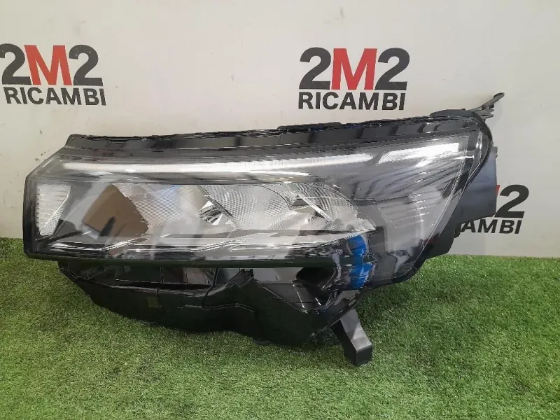 Proiettore ANT SX 260609142R 1006E00E Nissan Townstar 2022