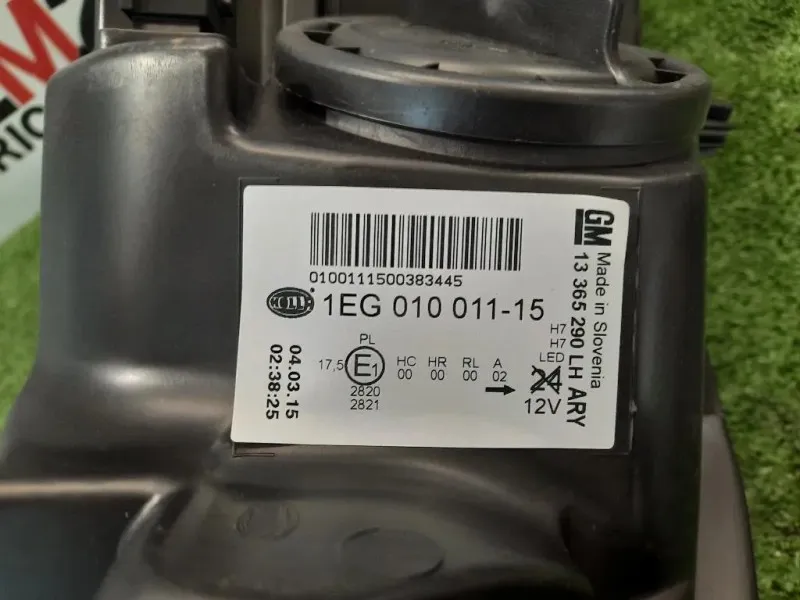 Proiettore ANT SX 13253646 1EG 010 011-15 NUOVO Opel Astra J 2010