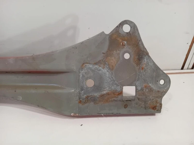 Traversa Paraurti POST TRAVERSA PARAURTI POST Toyota Yaris IV 2012