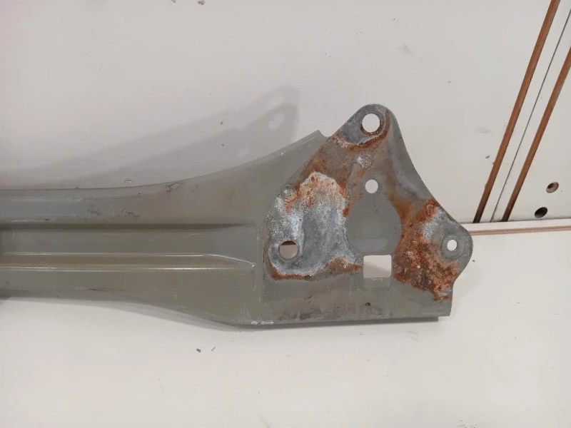 Traversa Paraurti POST TRAVERSA PARAURTI POST Toyota Yaris IV 2014