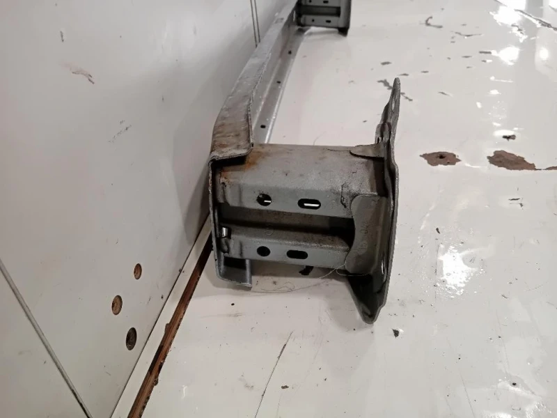 Traversa Paraurti POST 520230D080 Toyota Yaris IV 2014