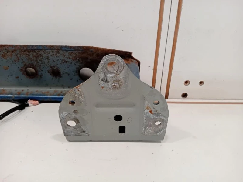 Traversa Paraurti POST 520230D080 Toyota Yaris IV 2014