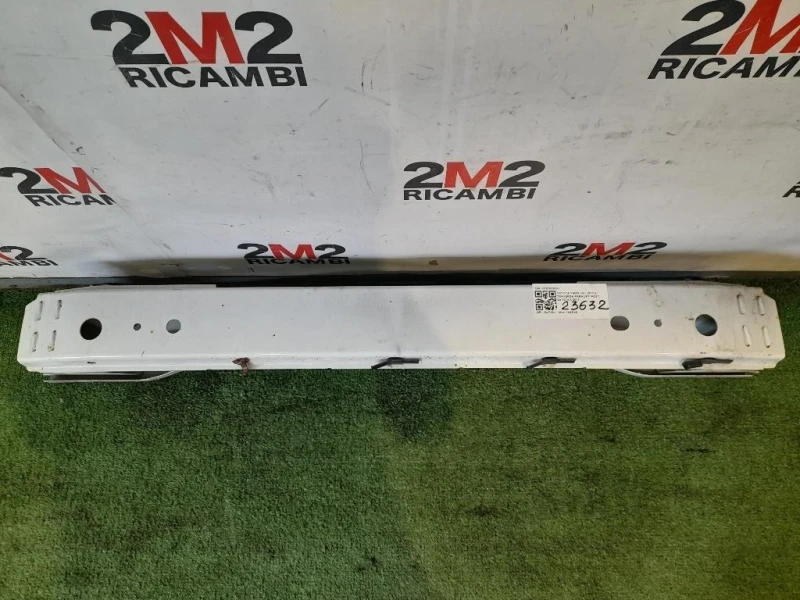 Traversa Paraurti POST 520230D080 Toyota Yaris IV 2014