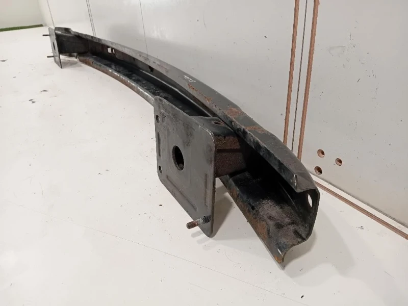 Traversa Paraurti POST TRAVERSA PARAURTI POST Volkswagen Caddy III 2004