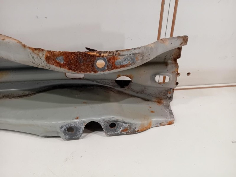 Traversa Paraurti POST 31217938 Volvo V70 III 2008