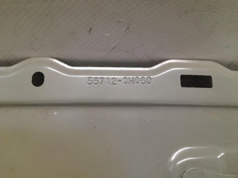 Traversa Sottoparabrezza 557120H060 Toyota AYGO II 2018