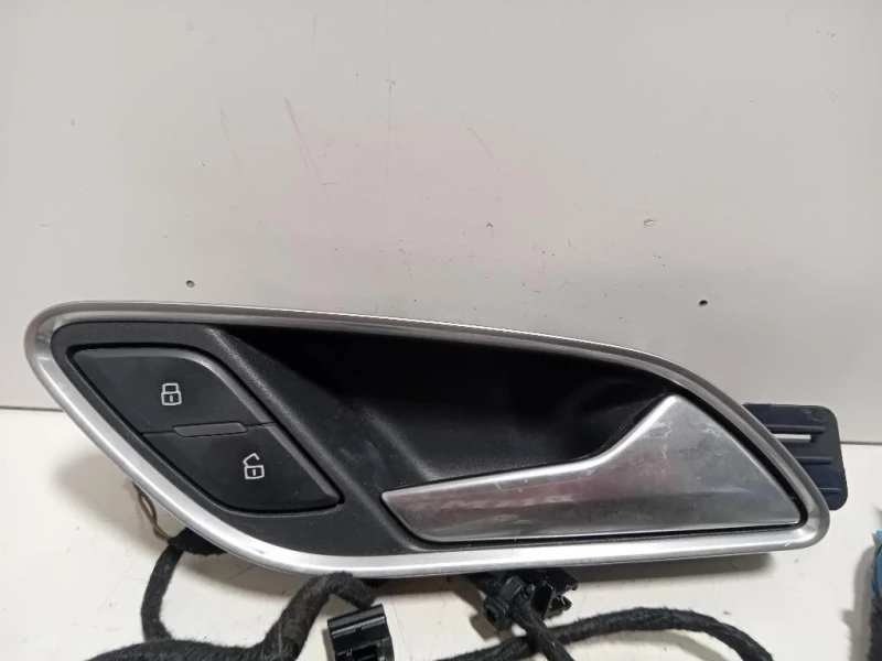 Maniglia Porta INT ANT DX 8U28370208L0959851A Audi Q3 8UB 2012